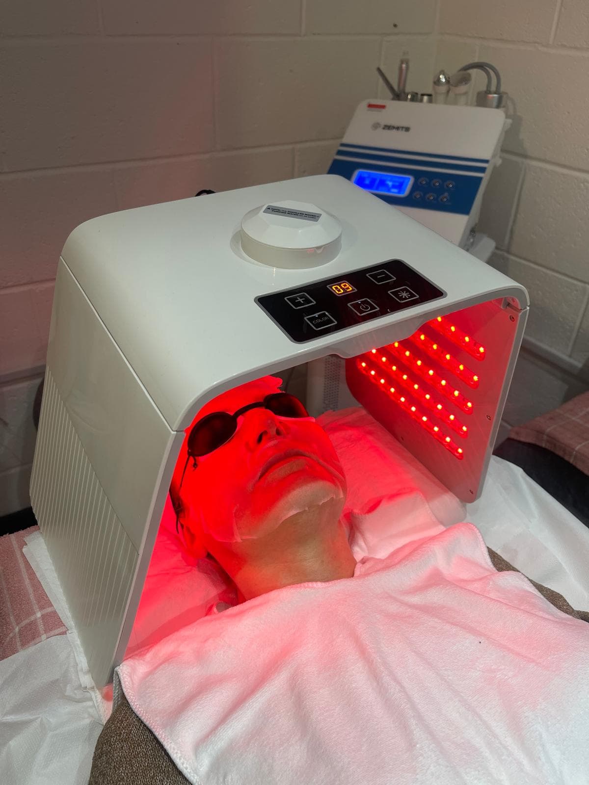 LED Light Therapy (Add-on)